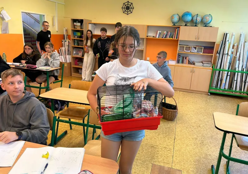 Den bez aktovek 04